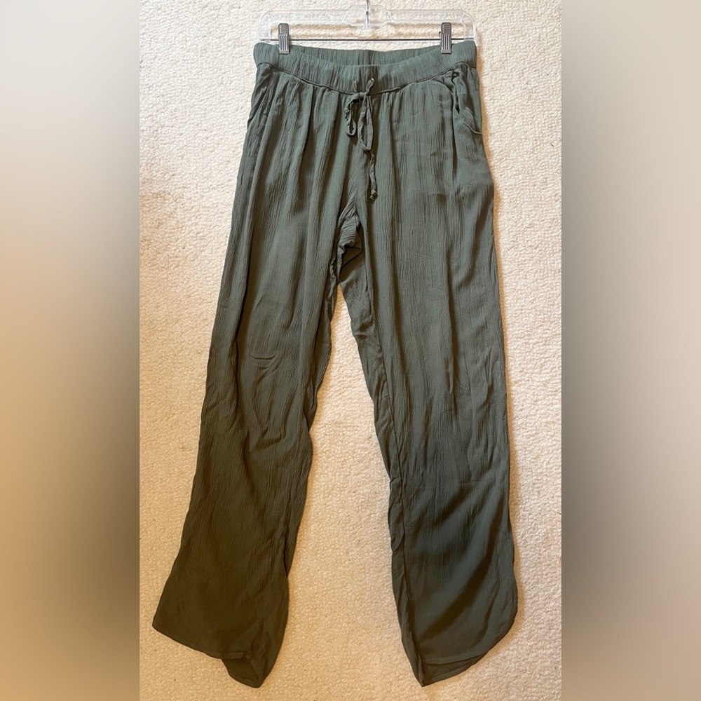 American Eagle Green Flowy Pants Size Small